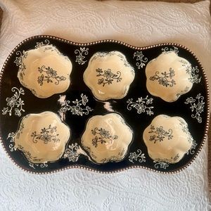 Temptations Floral Lace Muffin/Cornbread Pan